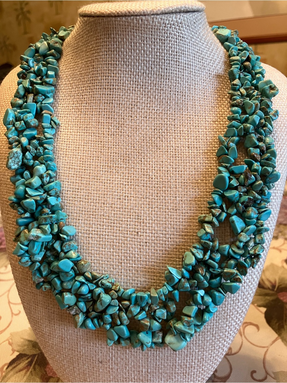 TURQUOISE WOVEN CHIP NECKLACE